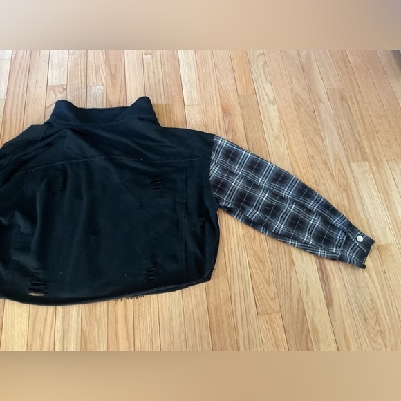 Hazel Black Jacket with Plaid Sleeves Size Medium - Picture 6 of 10